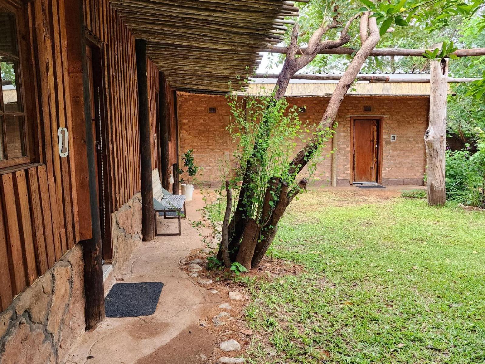 Nxabii Cottages Kasane Phòng bức ảnh