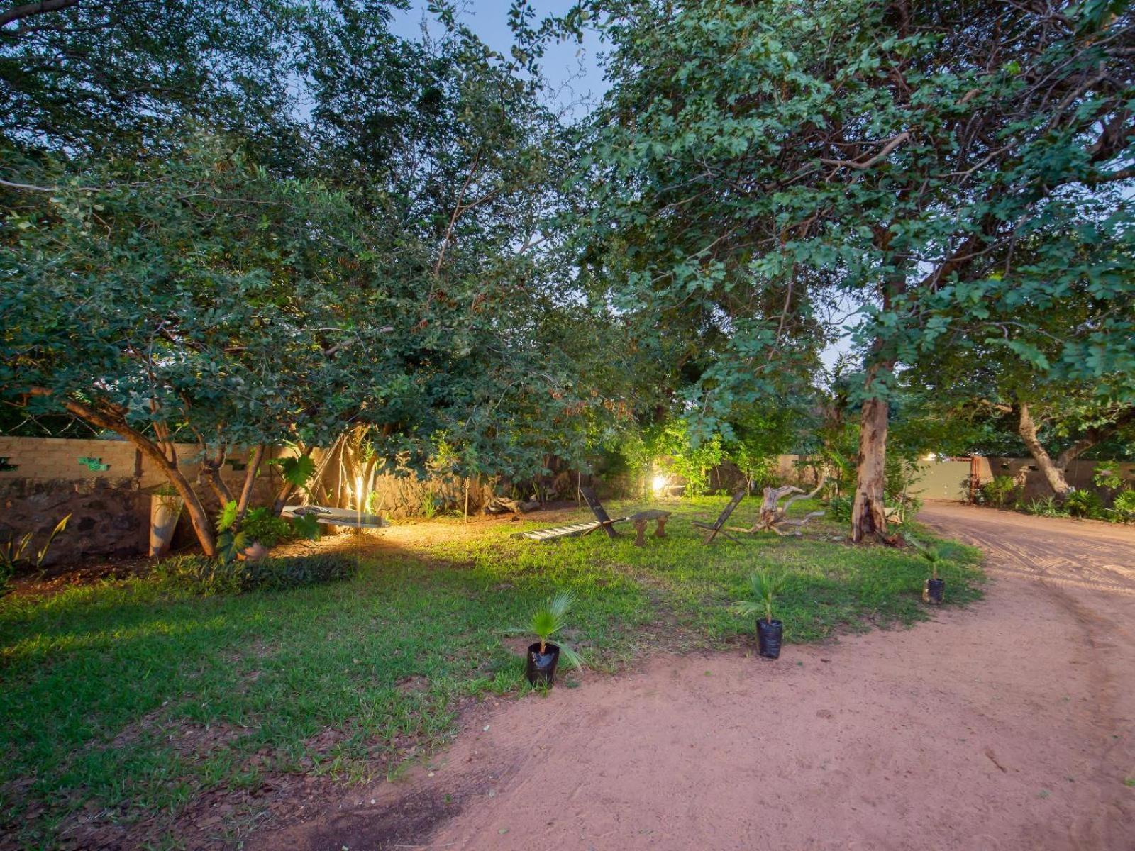 Nxabii Cottages Kasane Ngoại thất bức ảnh